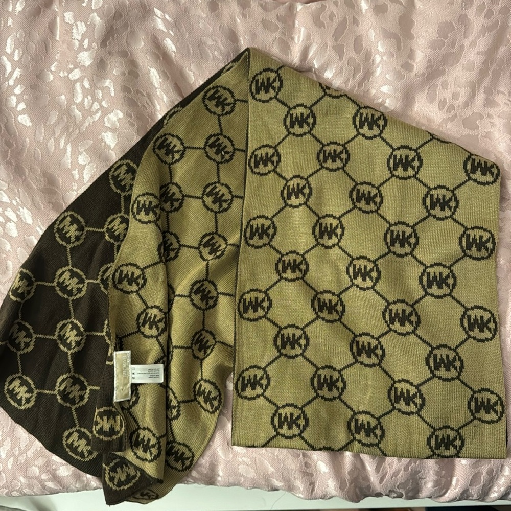 Michael Kors scarf